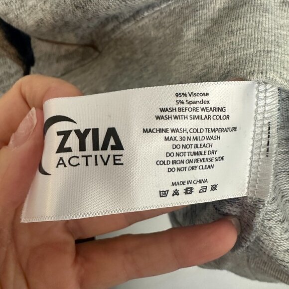 Nwot - Zyia Active - Grey/Blue Flora Sweatshirt - Size L - Picture 5 of 7